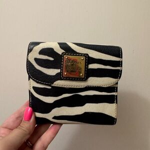 Dooney & Bourke Zebra Wallet 🖤🦓🤍